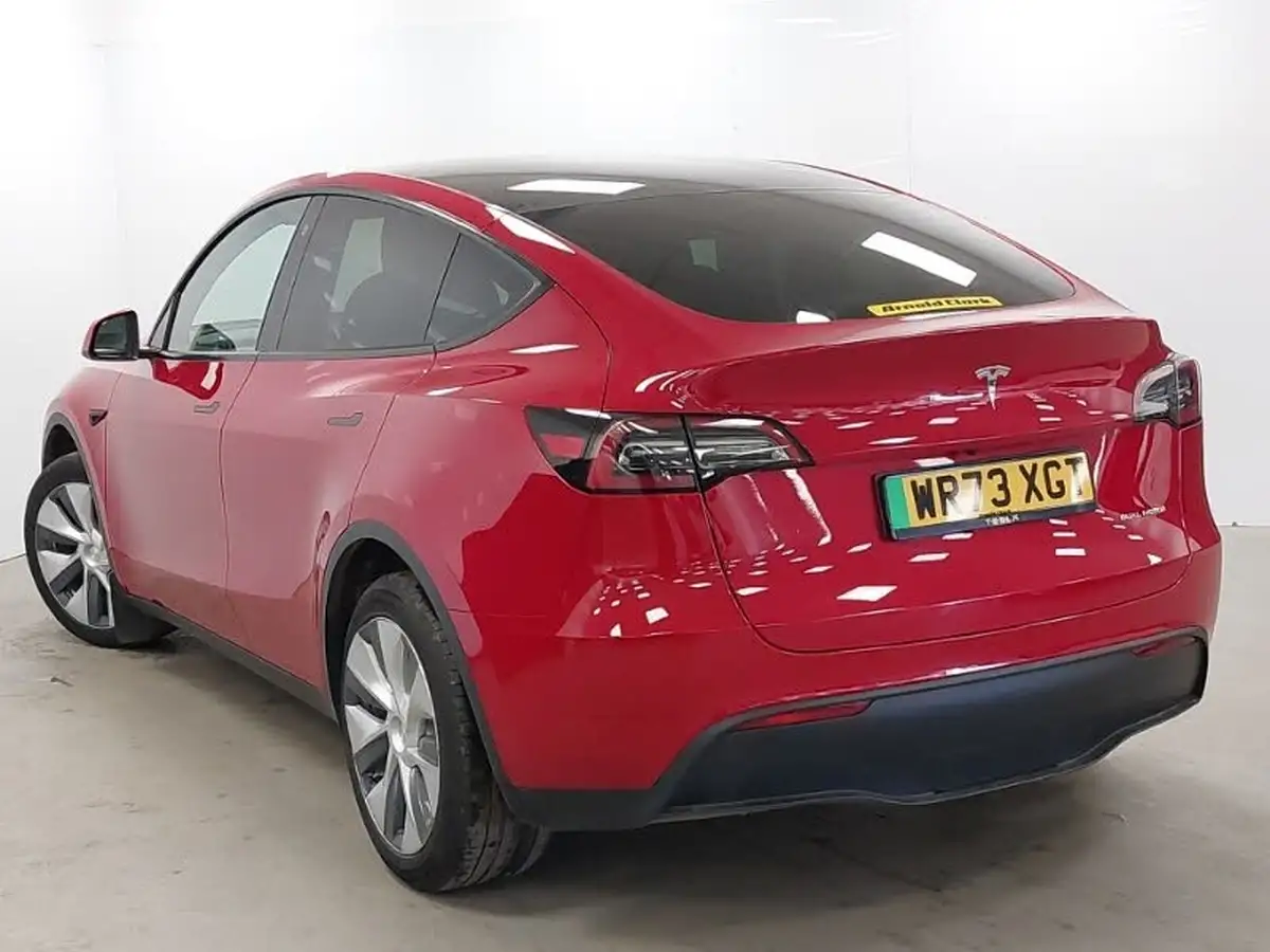2023-tesla-model-y-e-long-range-big-1
