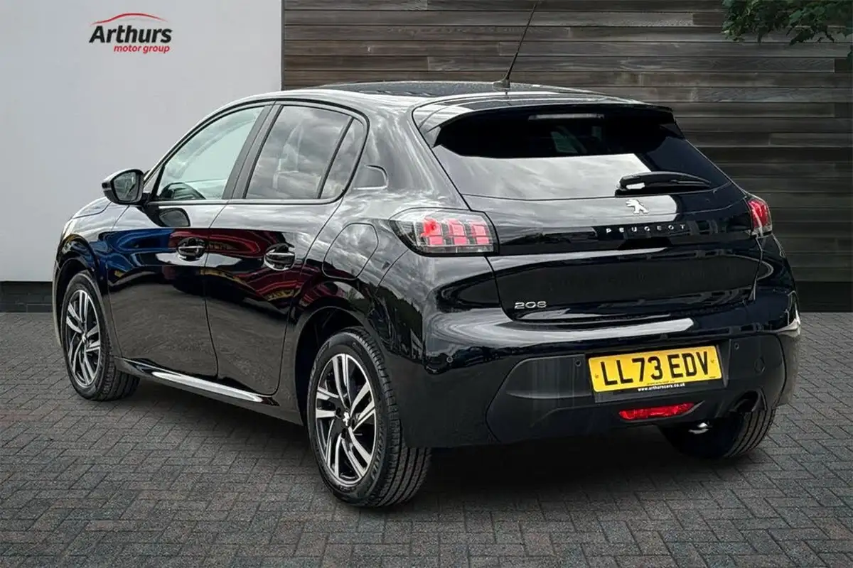 2023-peugeot-208-12-puretech-active-premium-75ps-big-4