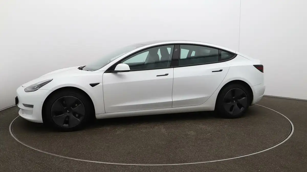 2021-tesla-model-3-e-long-range-awd-big-57