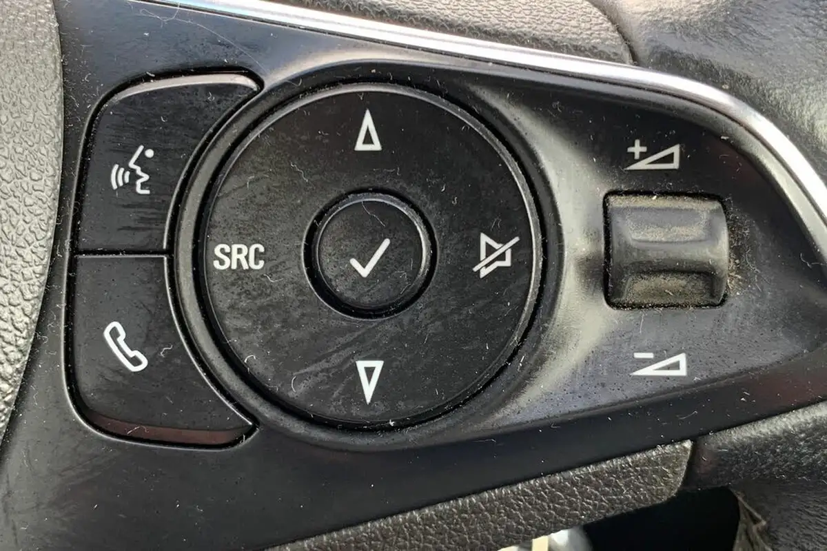 2019-vauxhall-grandland-x-12-tech-line-nav-big-21