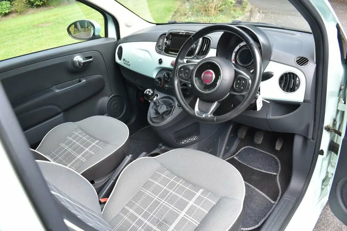 2016-fiat-500-12-lounge-big-6