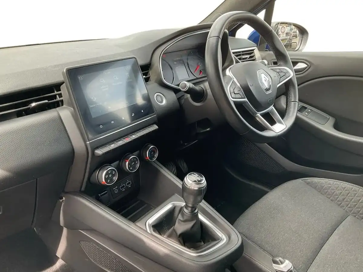 2020-renault-clio-10-sce-iconic-75bhp-big-3