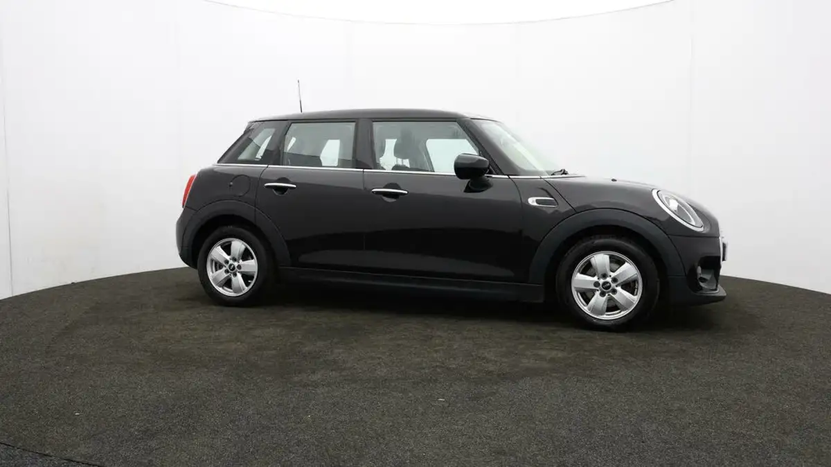 2020-mini-countryman-15-cooper-classic-big-32