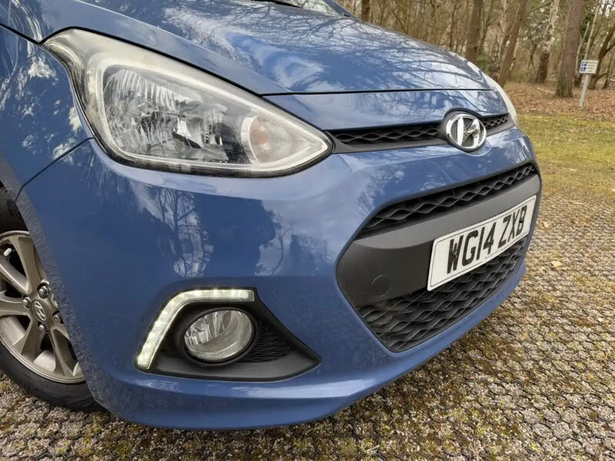 2014-hyundai-i10-10-premium-big-38