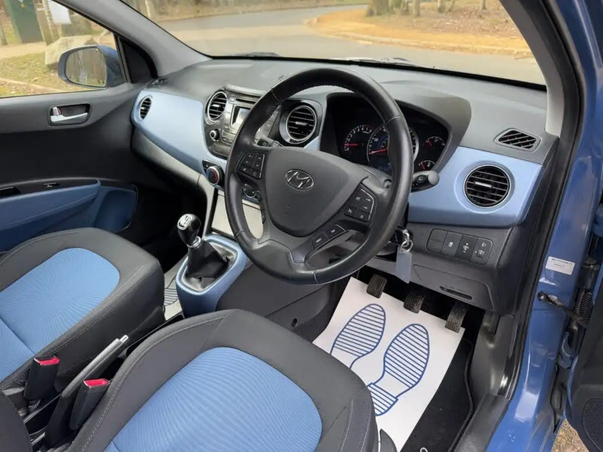 2014-hyundai-i10-10-premium-big-14