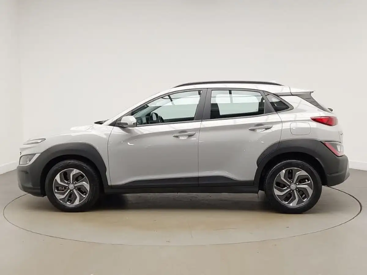2021-hyundai-kona-16-gdi-se-connect-big-3