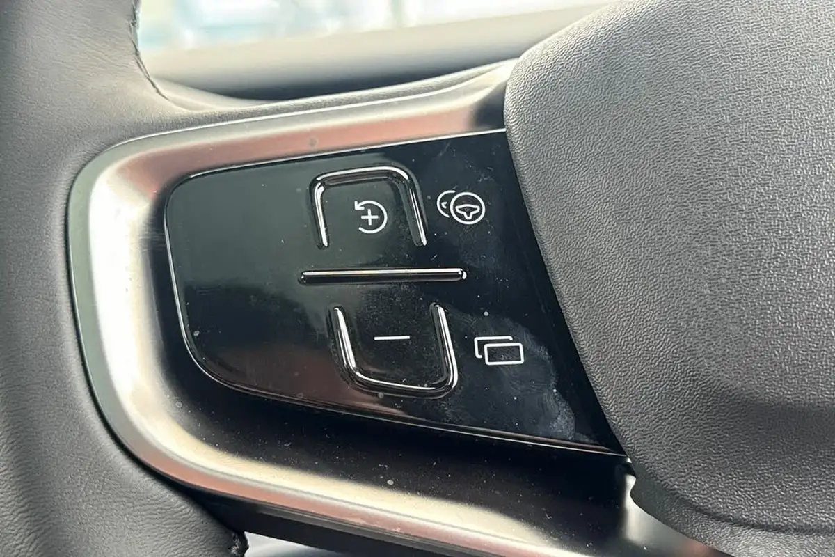 2024-volvo-ex30-e-single-motor-ultra-big-10