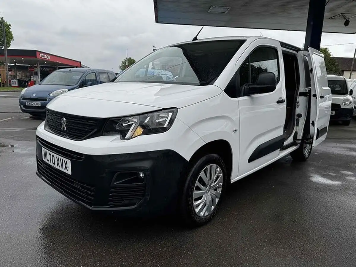 2020-peugeot-partner-12-puretech-1000-professional-110pseu6d-ss-big-17