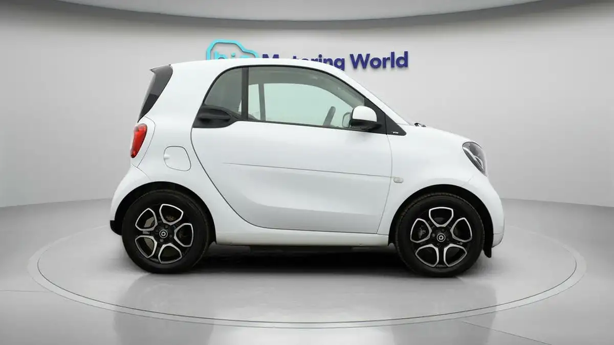 2018-smart-fortwo-e-prime-premium-plus-coupe-big-7