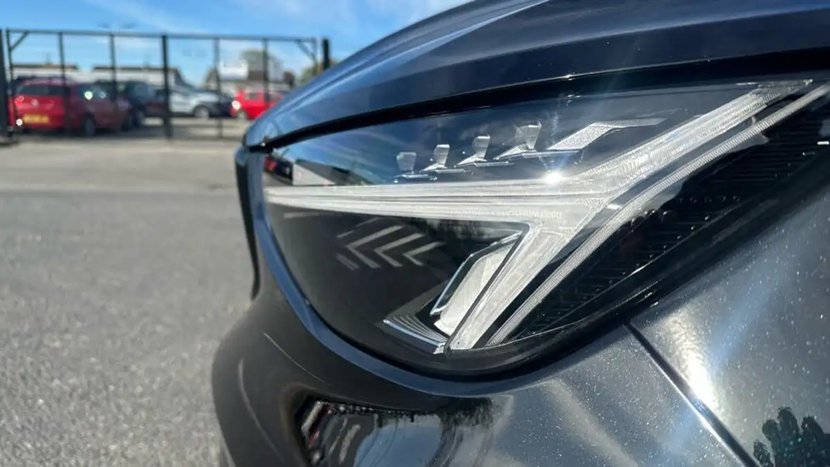2025-volvo-xc40-20-b3-plus-black-edition-big-21