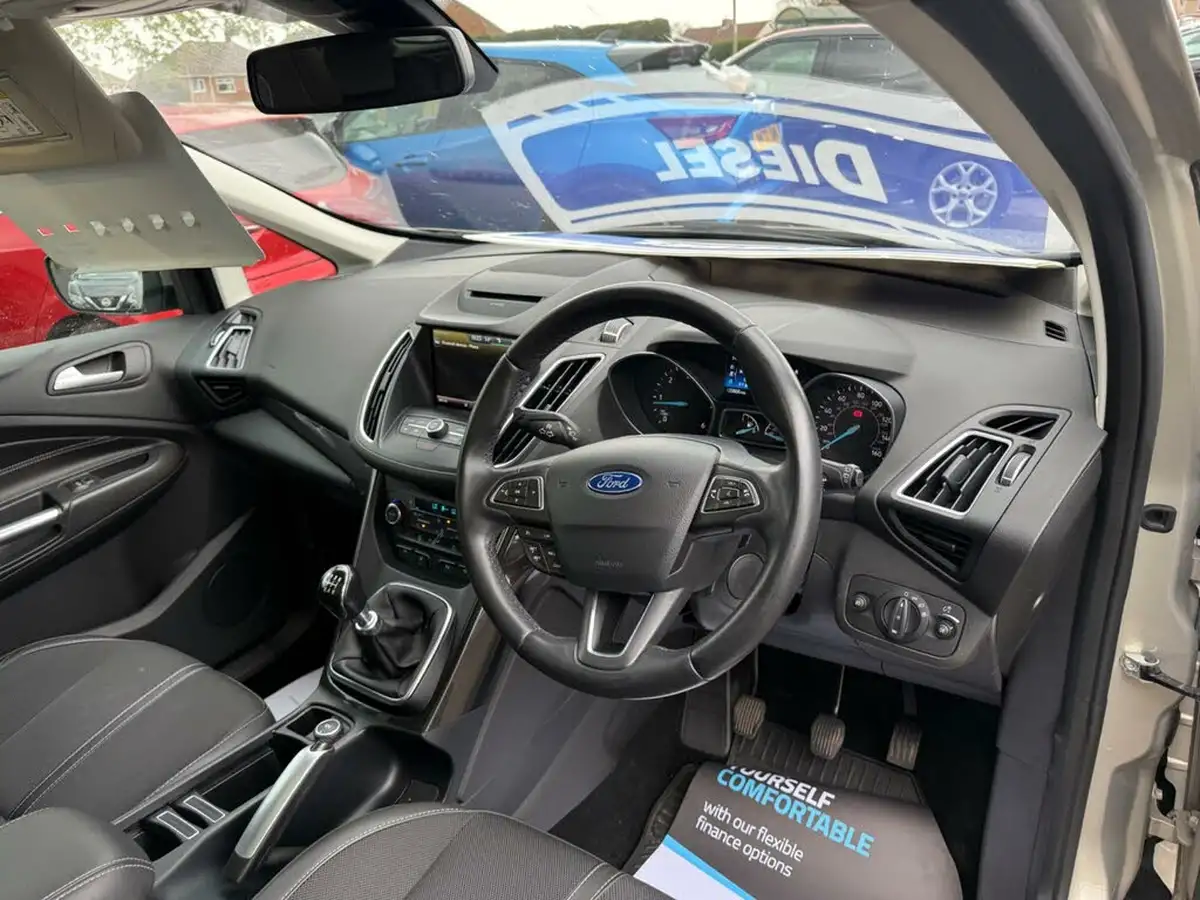 2015-ford-c-max-15tdci-titanium-x-big-24