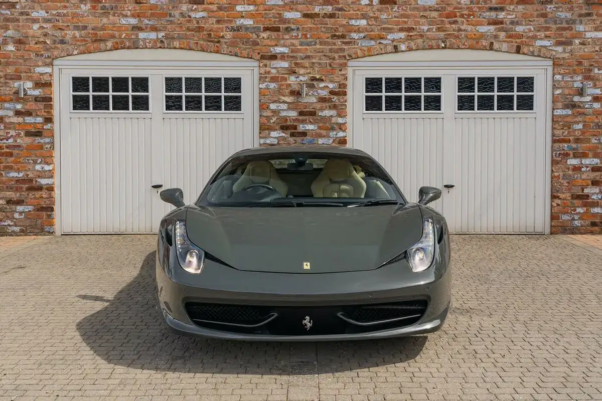 2011-ferrari-458-45-italia-big-4