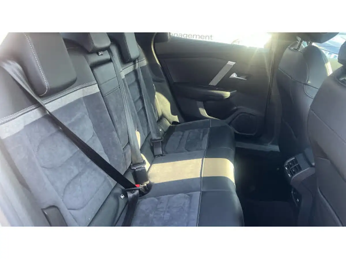 2023-citroen-c4-12-puretech-max-big-15