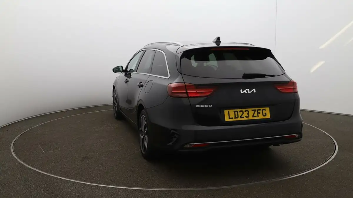 2022-kia-ceed-15-t-gdi-3-sportswagon-big-51