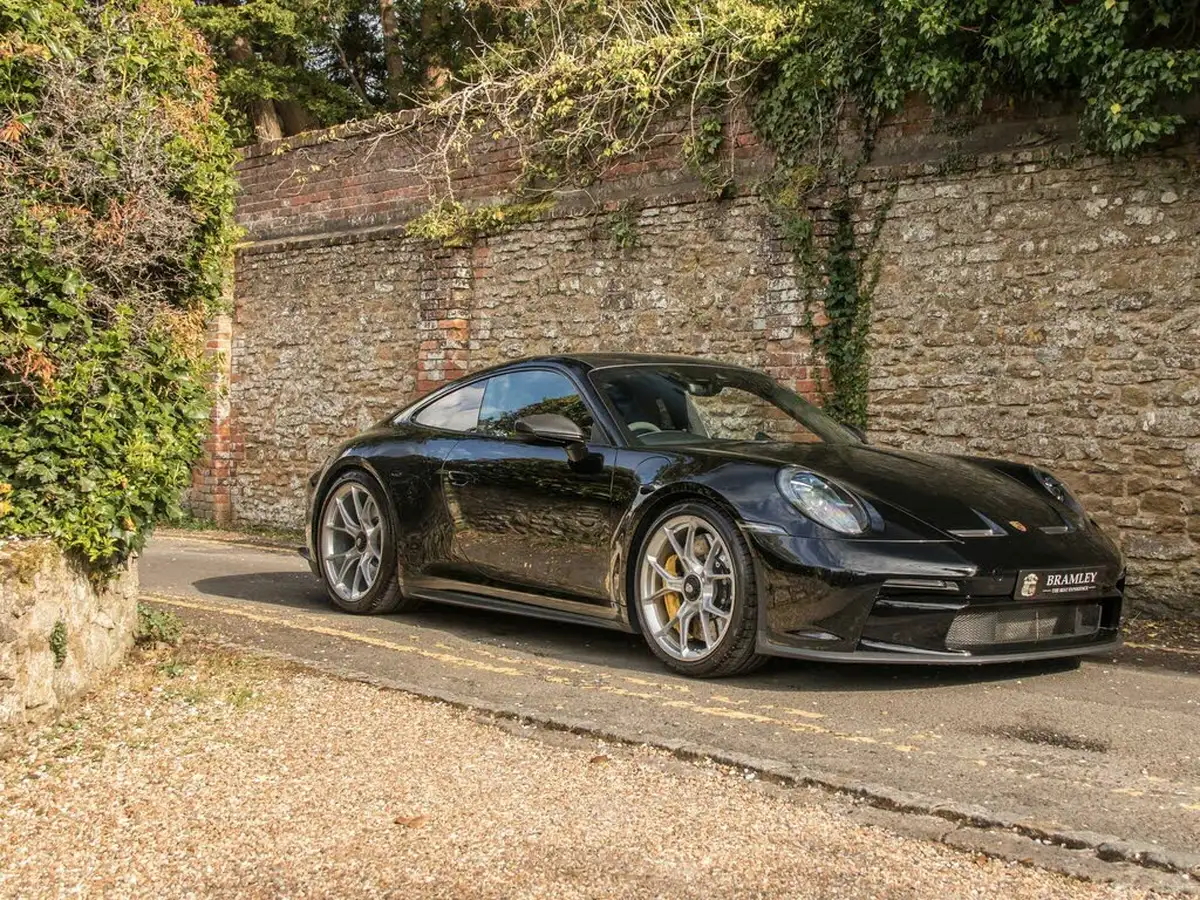 2023-porsche-911-40-gt3-touring-package-pdk-big-10