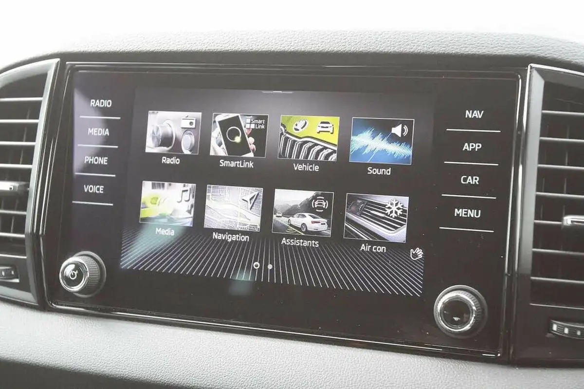 2023-skoda-karoq-15-tsi-sportline-big-14