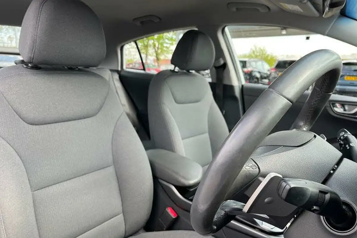 2020-hyundai-kona-e-premium-136ps-39kwh-big-16