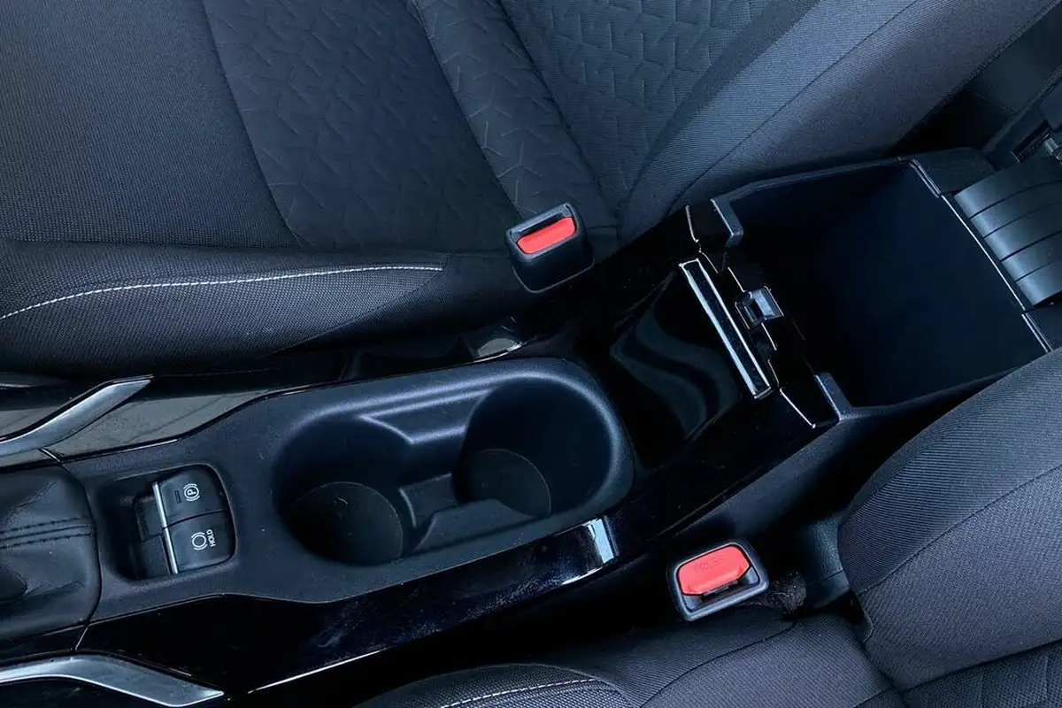 2022-toyota-corolla-18-vvt-i-icon-tech-trk-hatchback-5d-big-15