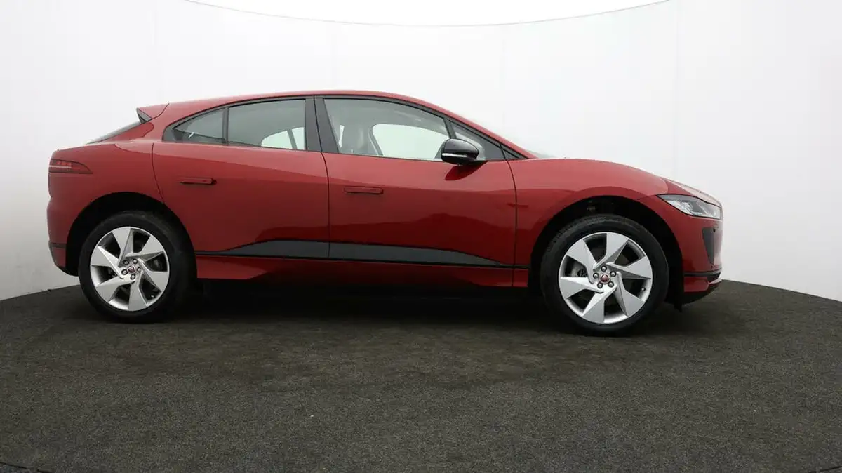 2022-jaguar-i-pace-ev400-se-big-32