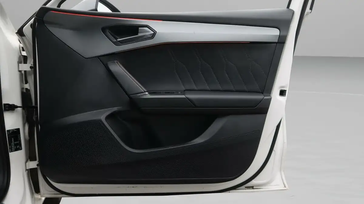 2023-cupra-leon-nf-20-tsi-vz3-300ps-hatchback-big-15