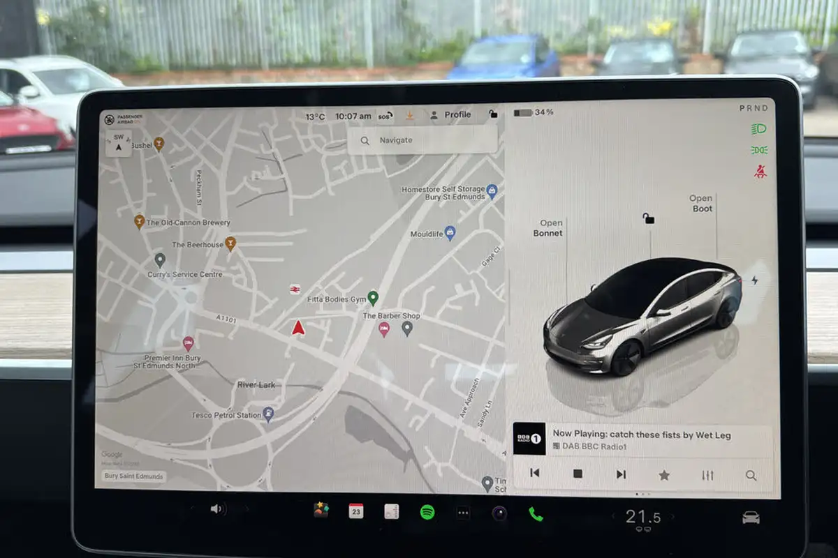 2022-tesla-model-3-e-long-range-big-34