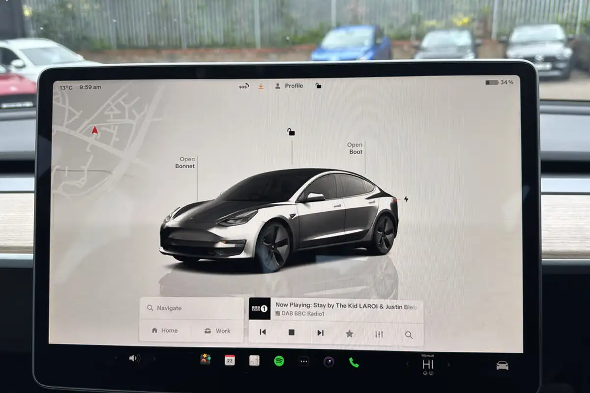 2022-tesla-model-3-e-long-range-big-12