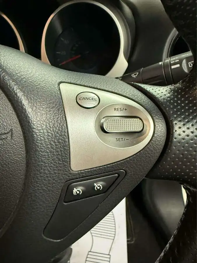 2016-nissan-juke-12-tekna-ssxenons-big-12
