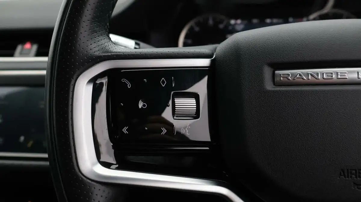 2022-land-rover-range-rover-evoque-20-d165-r-dynamic-big-24