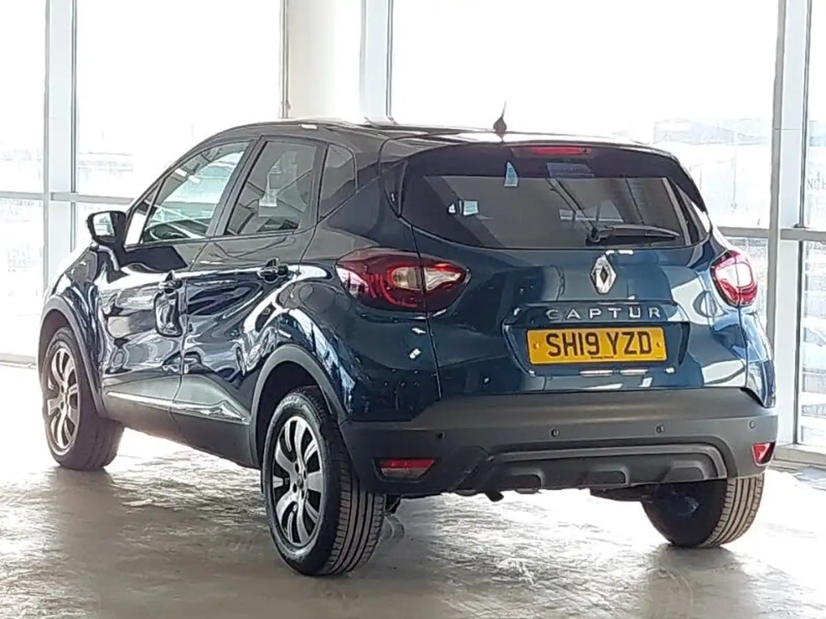 2019-renault-captur-09-tce-play-big-1