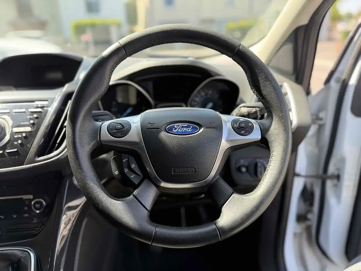 2014-ford-kuga-20tdci-titanium-140ps-big-18