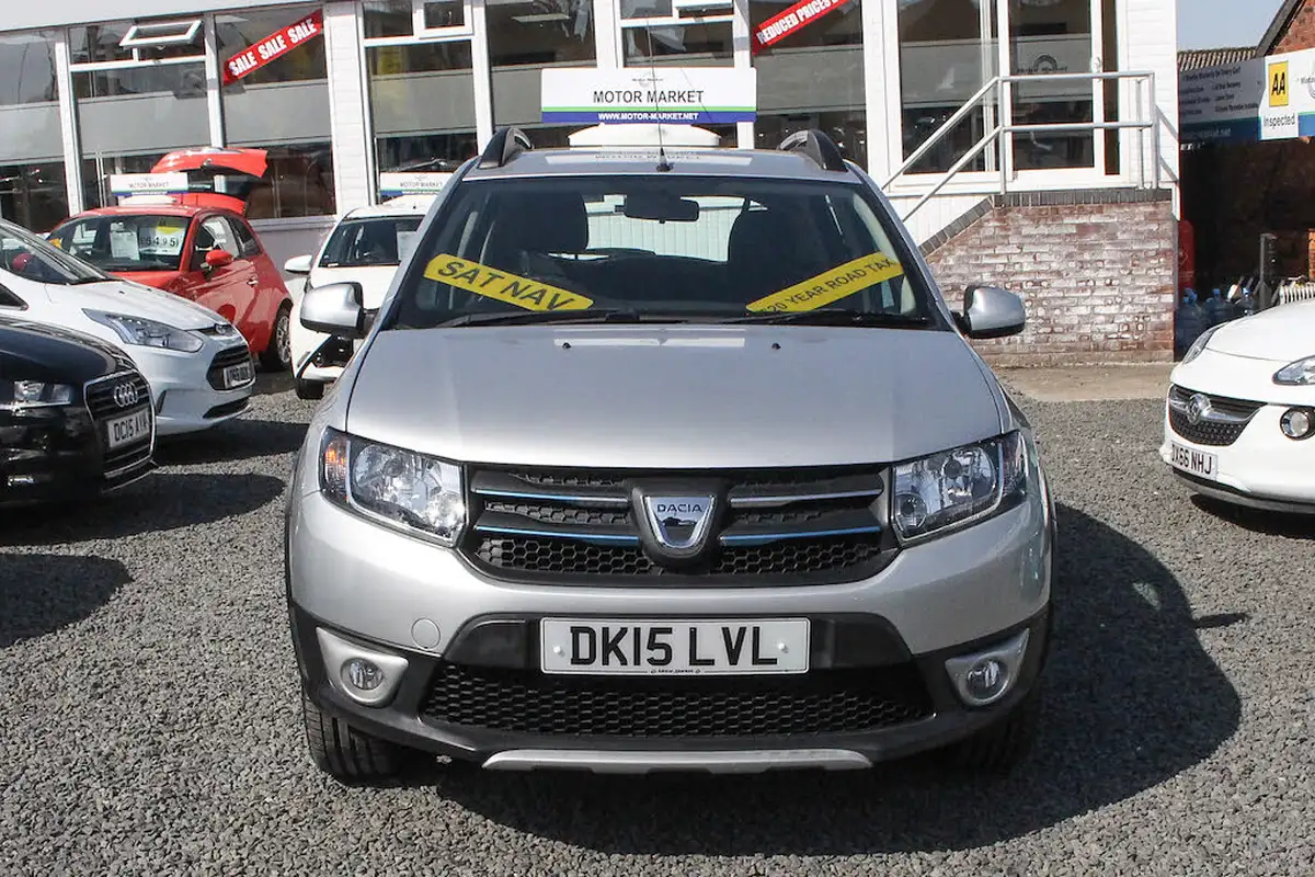 2015-dacia-sandero-stepway-15d-laureate-big-1