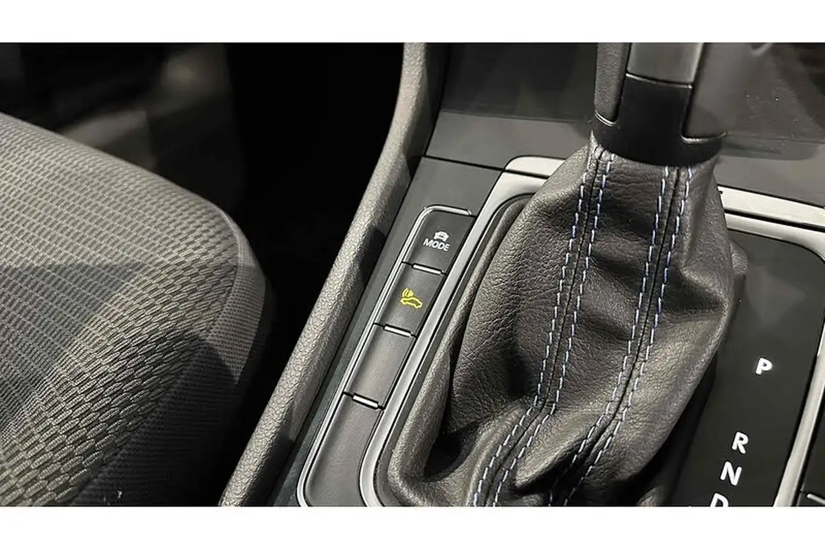 2019-volkswagen-golf-e-e-golf-big-39