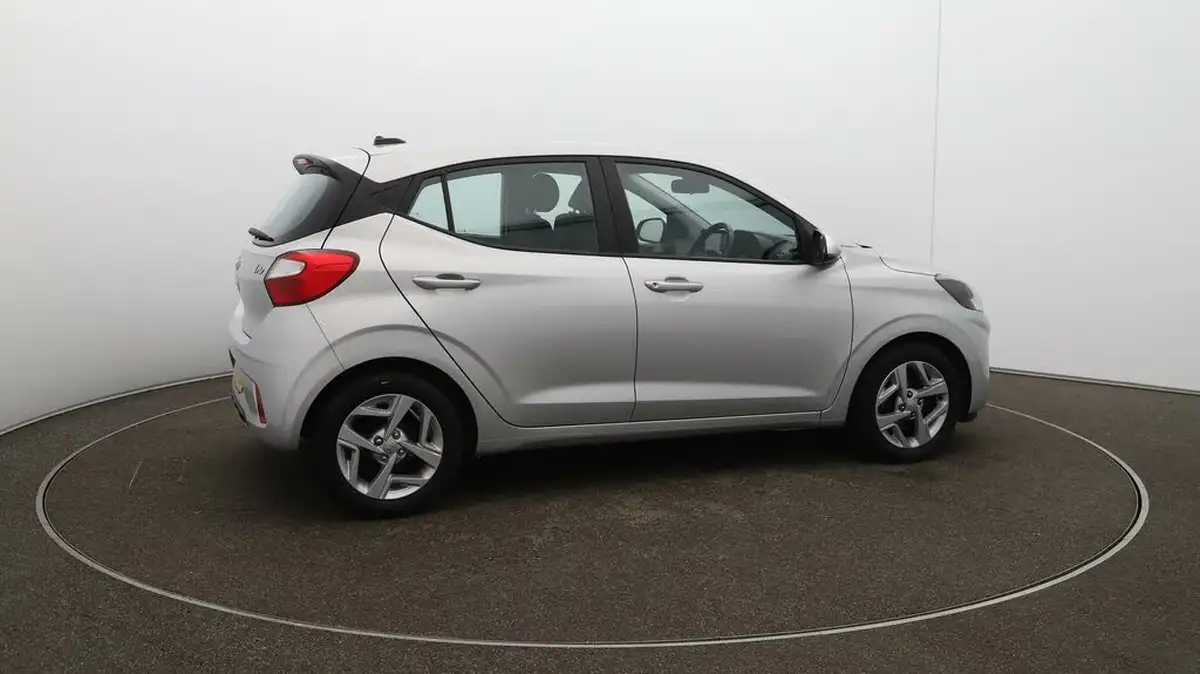 2021-hyundai-i10-10-se-connect-big-44