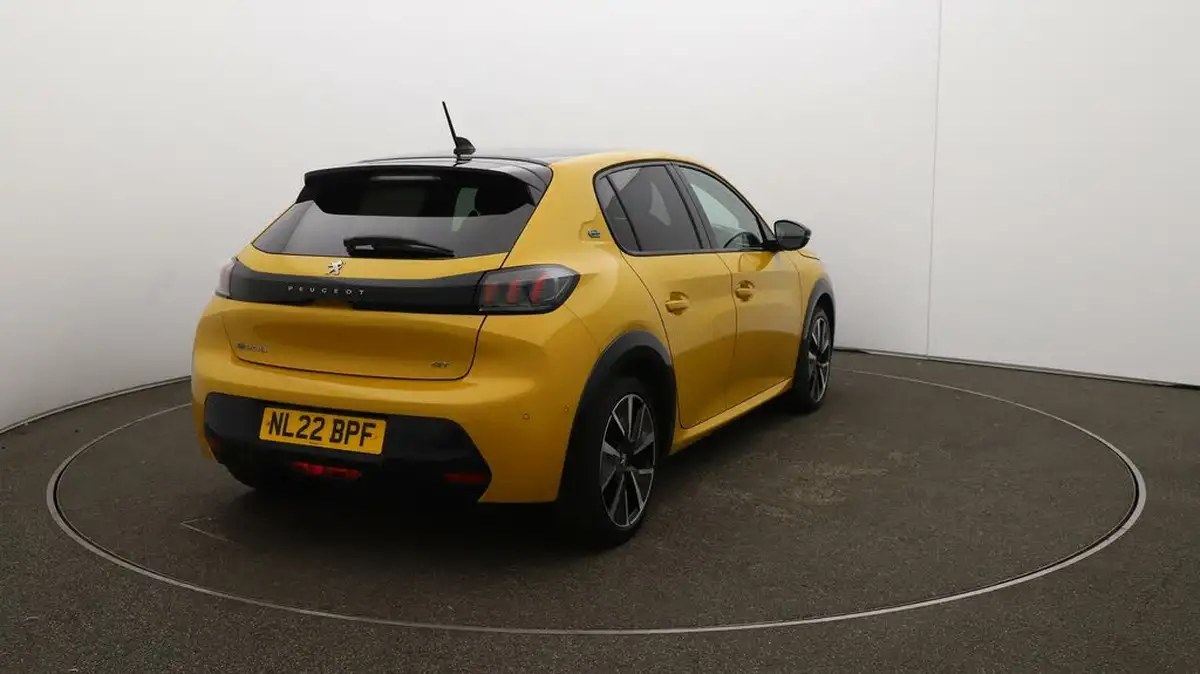 2022-peugeot-208-e-gt-premium-big-49
