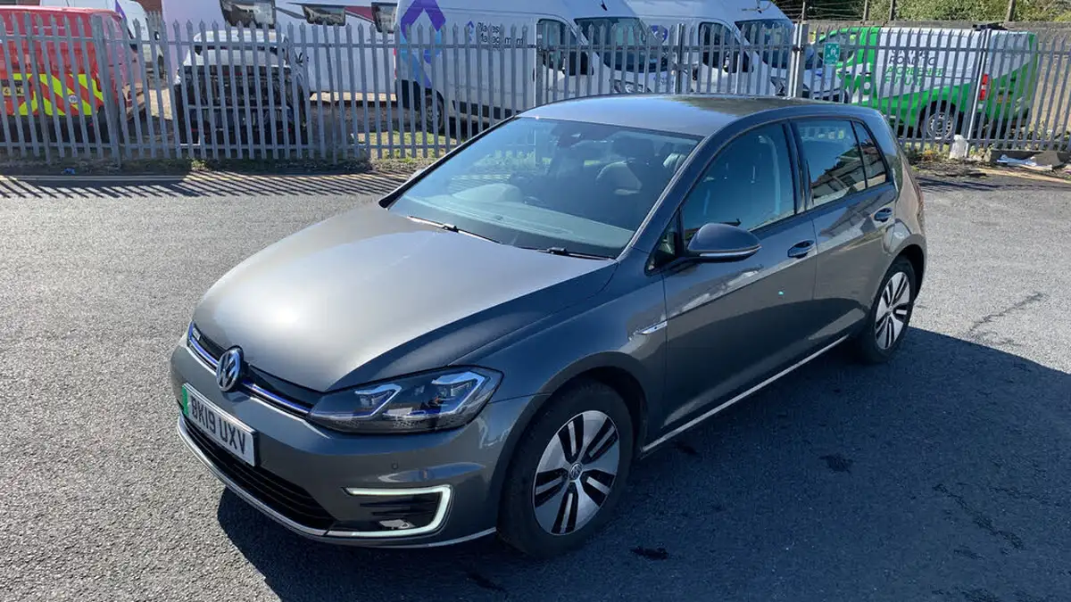 2019-volkswagen-golf-e-e-golf-big-43