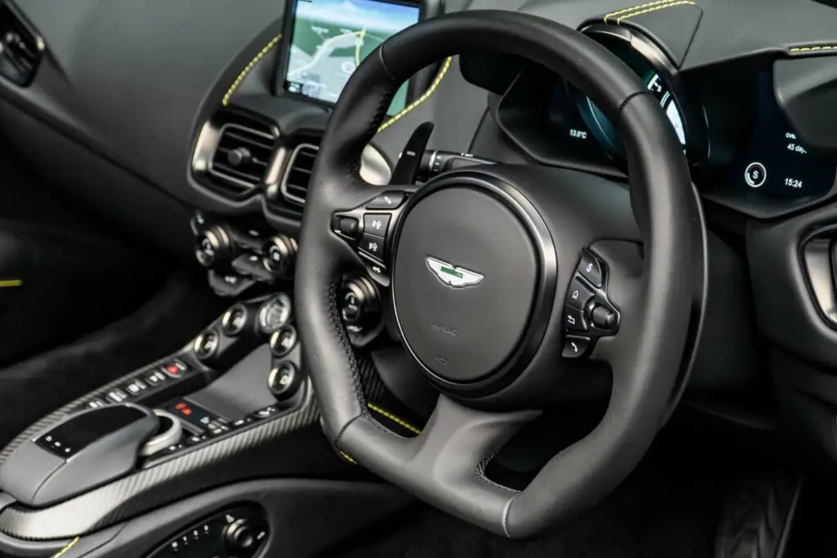2023-aston-martin-vantage-40-v8-vantage-roadster-auto-big-27