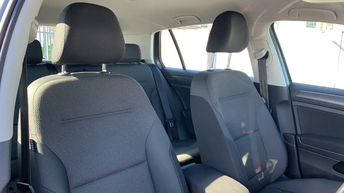 2019-volkswagen-golf-e-e-golf-big-19