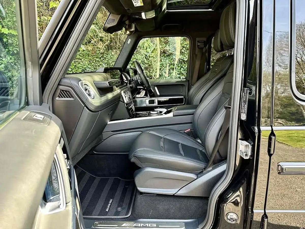 2021-mercedes-benz-g-class-40-g63-amg-big-7
