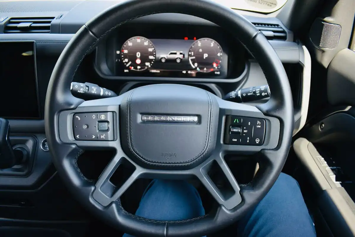 2024-land-rover-90-defender-30-d350-hard-top-x-dynamic-hse-90-big-8