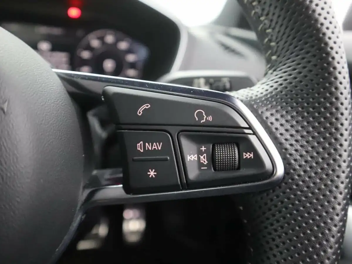 2019-audi-tt-coupe-20-40-tfsi-s-line-big-24