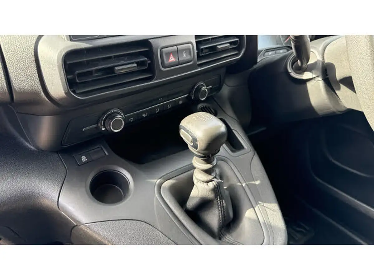 2021-vauxhall-combo-15cdti-dynamic-2300-100pseu6dt-l1h1-panel-big-12