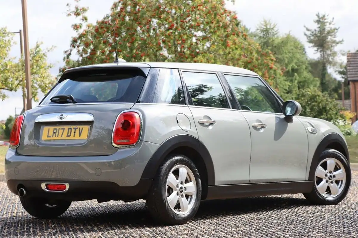 2017-mini-cooper-15td-one-d-ss-5d-big-11