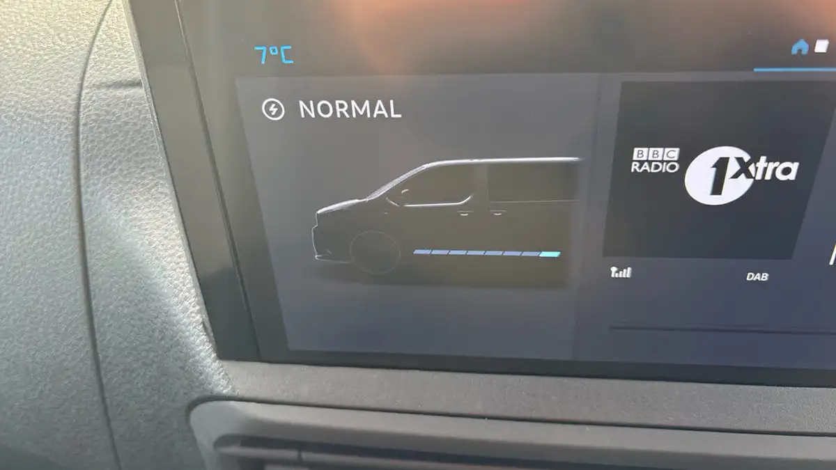 2024-citroen-spacetourer-e-you-m-49kwh-big-43