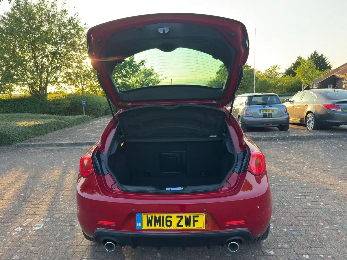 2016-alfa-romeo-giulietta-20jtdm-2-speciale-175bhp-alfa-tct-big-52