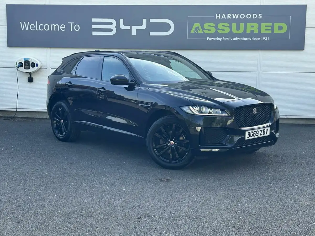 2019-jaguar-f-pace-20-i4d-chequered-flag-240ps-big-0