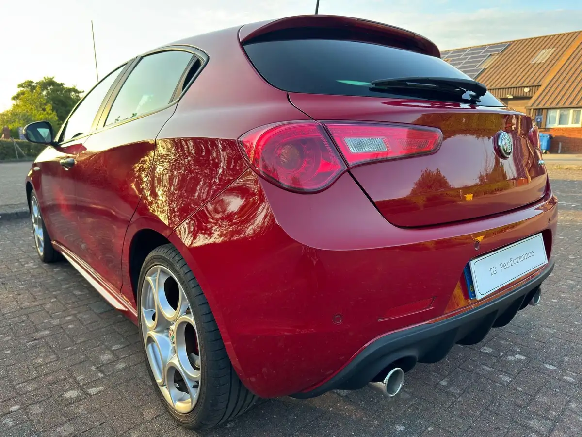 2016-alfa-romeo-giulietta-20jtdm-2-speciale-175bhp-alfa-tct-big-4