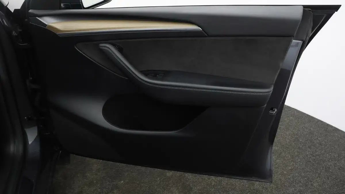2022-tesla-model-y-e-rwd-big-14