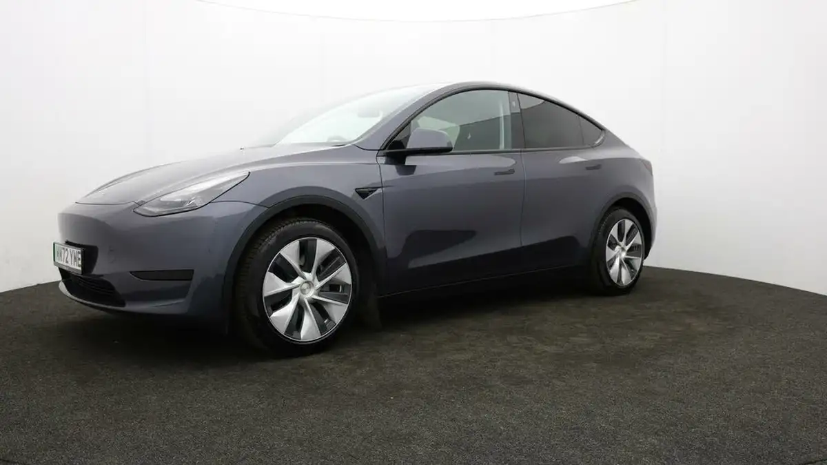2022-tesla-model-y-e-rwd-big-55
