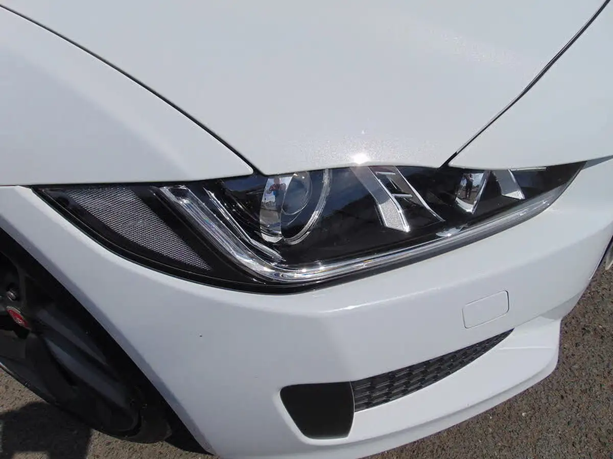 2019-jaguar-xe-20i-300-sport-big-44