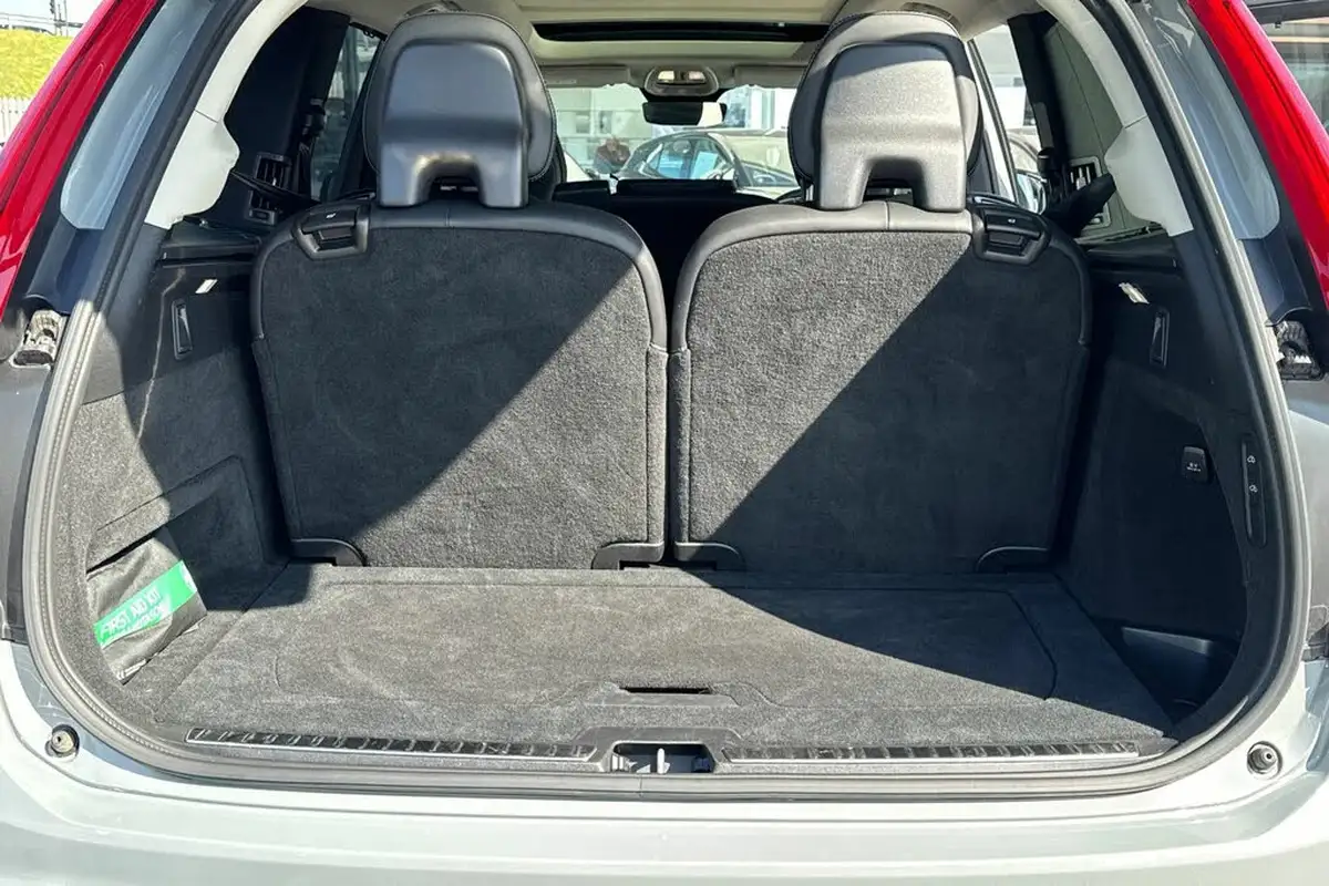 2024-volvo-xc90-20-t8-ultimate-dark-big-38